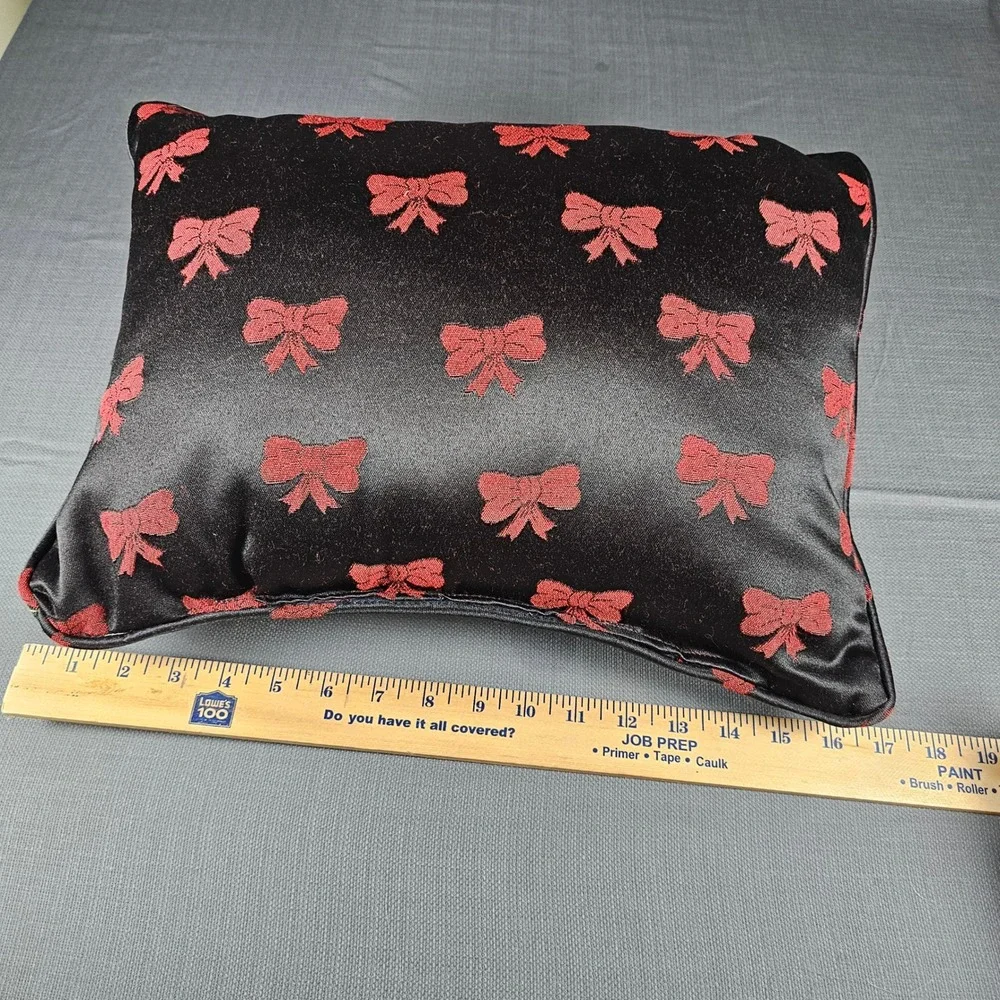 N/A charming lumbar